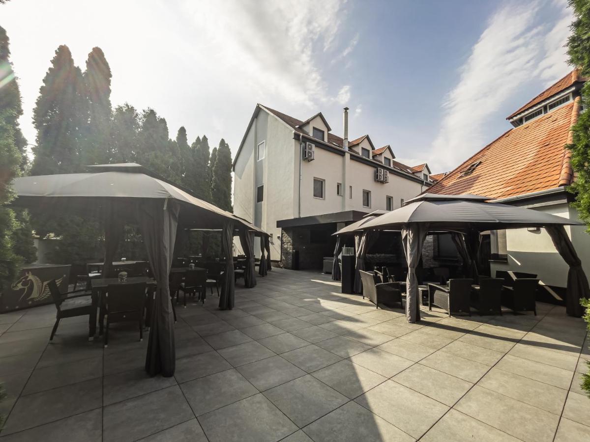Club Hotel Pegasus Tiszaug Eksteriør bilde